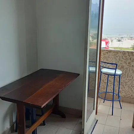 Frente Para O Mar Praia Do Itarare Com Sacada Ampla E Perto De 4 Mercados Capacidade Para Ate 9 Pessoas Check In Ate As 22 Hrs Equivalente A 3 Quartos Perto De Varios Mercados Check In Ate As 22Hrs Sob Condicoes Especiais Andar Alto E Com Gde Confort São Vicente Exterior photo