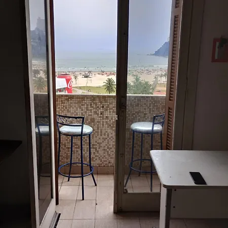 Frente Para O Mar Praia Do Itarare Com Sacada Ampla E Perto De 4 Mercados Capacidade Para Ate 9 Pessoas Check In Ate As 22 Hrs Equivalente A 3 Quartos Perto De Varios Mercados Check In Ate As 22Hrs Sob Condicoes Especiais Andar Alto E Com Gde Confort São Vicente Exterior photo